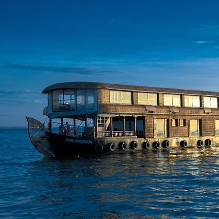 Hotel Harmony Houseboats à Alappuzha Extérieur photo
