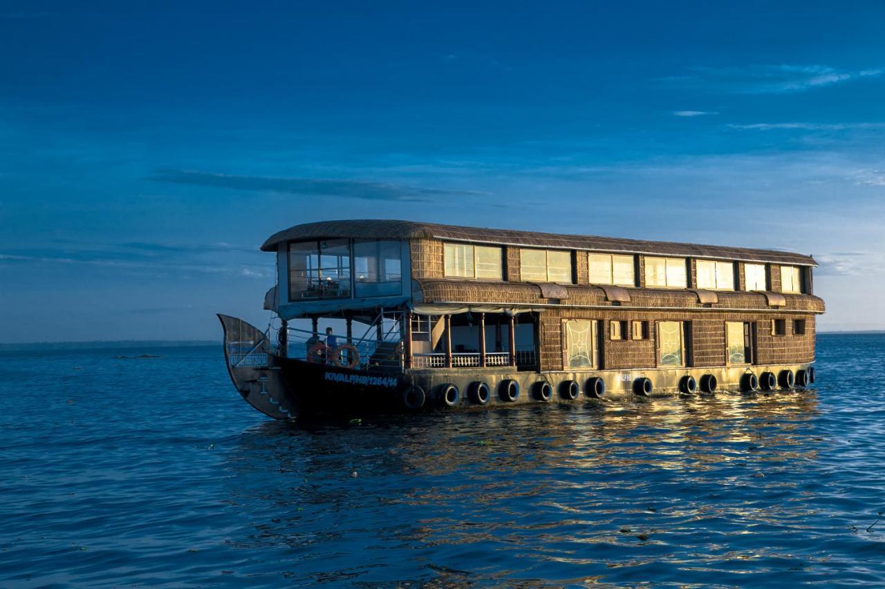 Hotel Harmony Houseboats à Alappuzha Extérieur photo