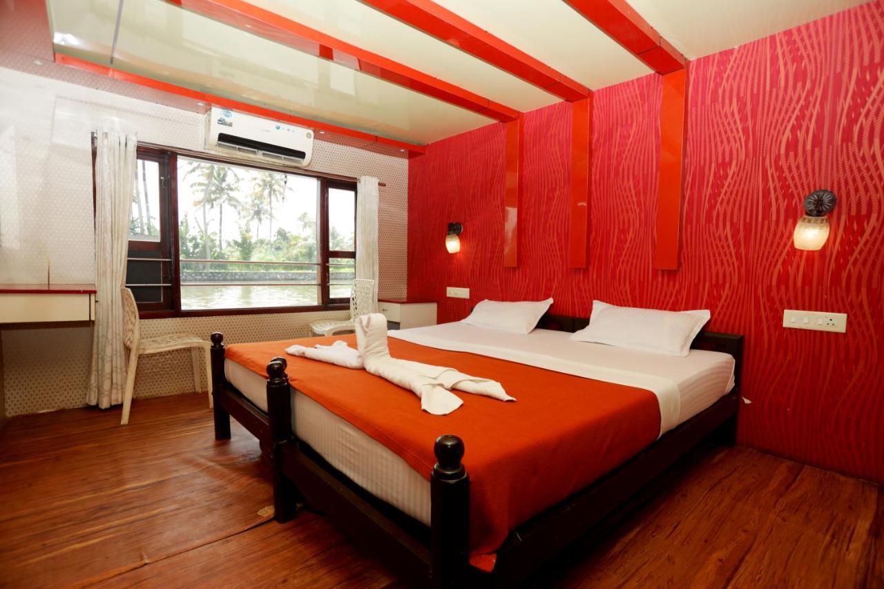 Hotel Harmony Houseboats à Alappuzha Extérieur photo