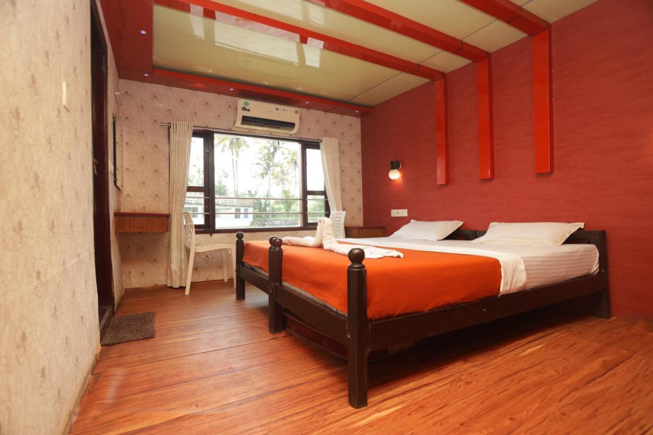 Hotel Harmony Houseboats à Alappuzha Extérieur photo