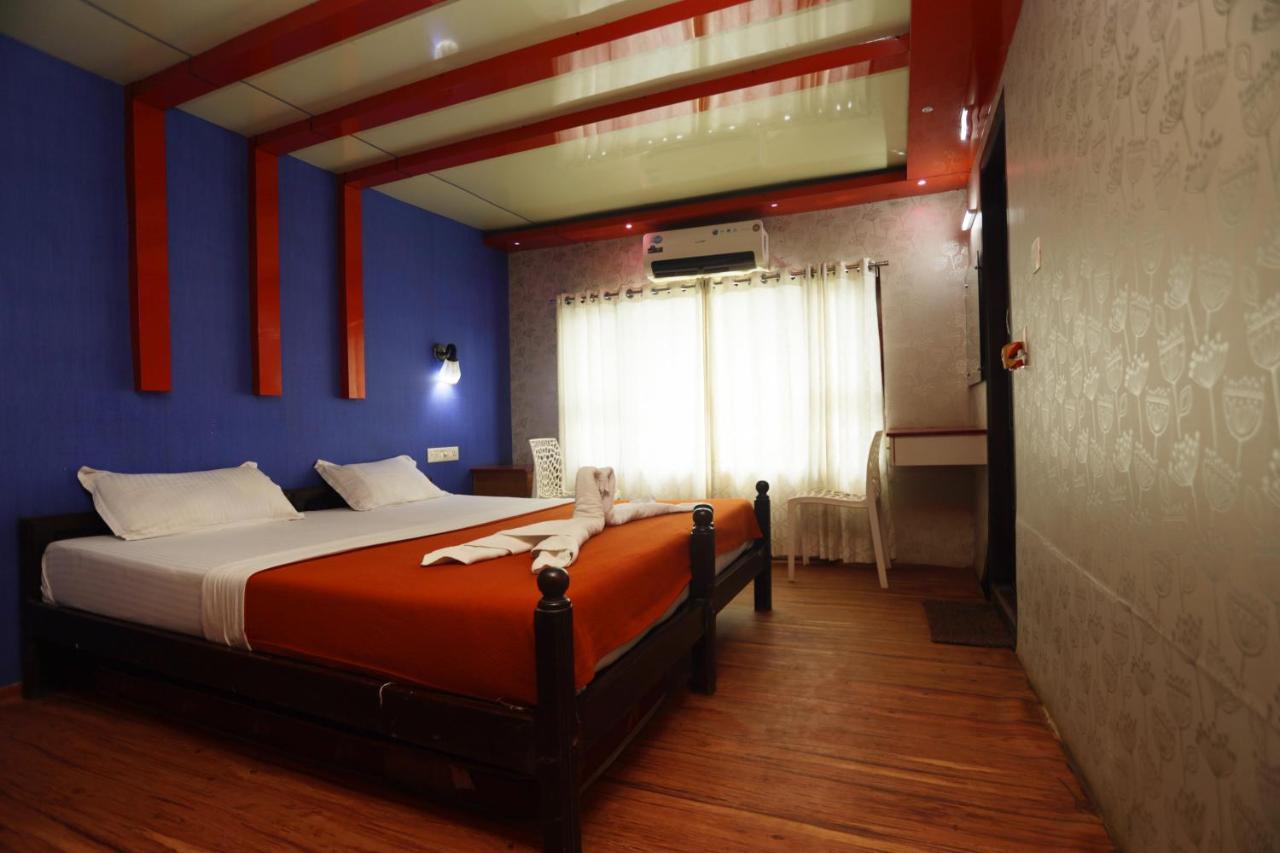 Hotel Harmony Houseboats à Alappuzha Extérieur photo