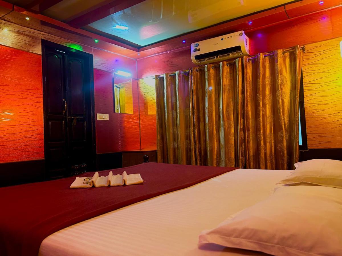 Hotel Harmony Houseboats à Alappuzha Extérieur photo