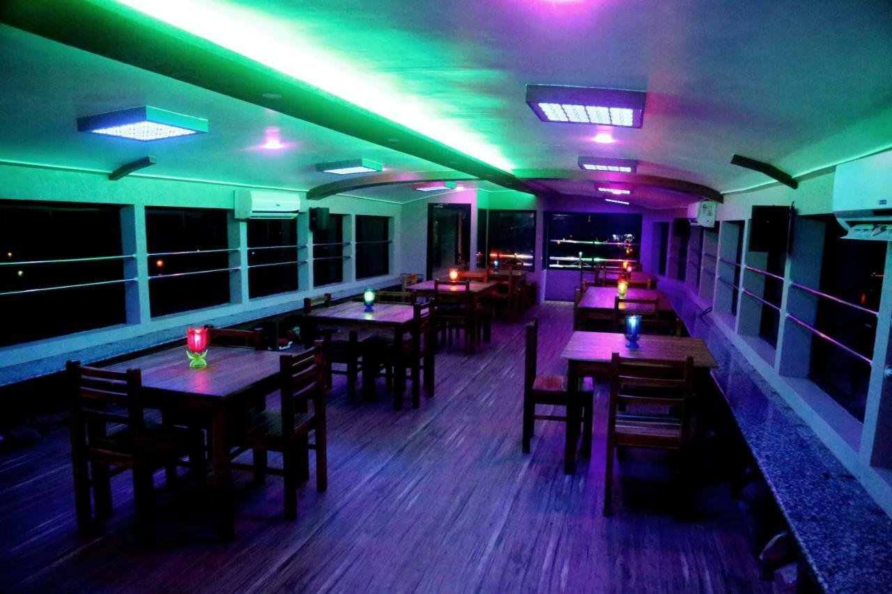 Hotel Harmony Houseboats à Alappuzha Extérieur photo